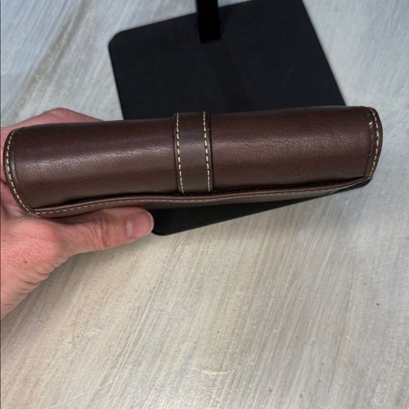 Vintage Chestnut Brown Coach SoHo Leather Wallet with Buckle Detail - Picture 4 of 12